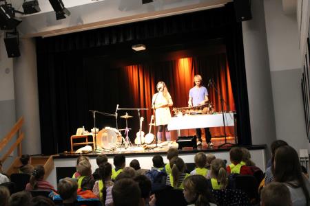 Čarobni svet ljudske pesmi in glasbil, foto JSKD OI Trebnje (8)